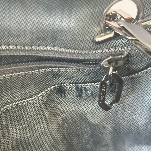 CHANEL Mademoiselle Ligne large black Calfskin camera bag 2006 or trade - Picture 17 of 17